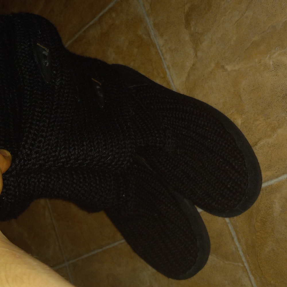 Bearpaw, Black Knitted Boots!